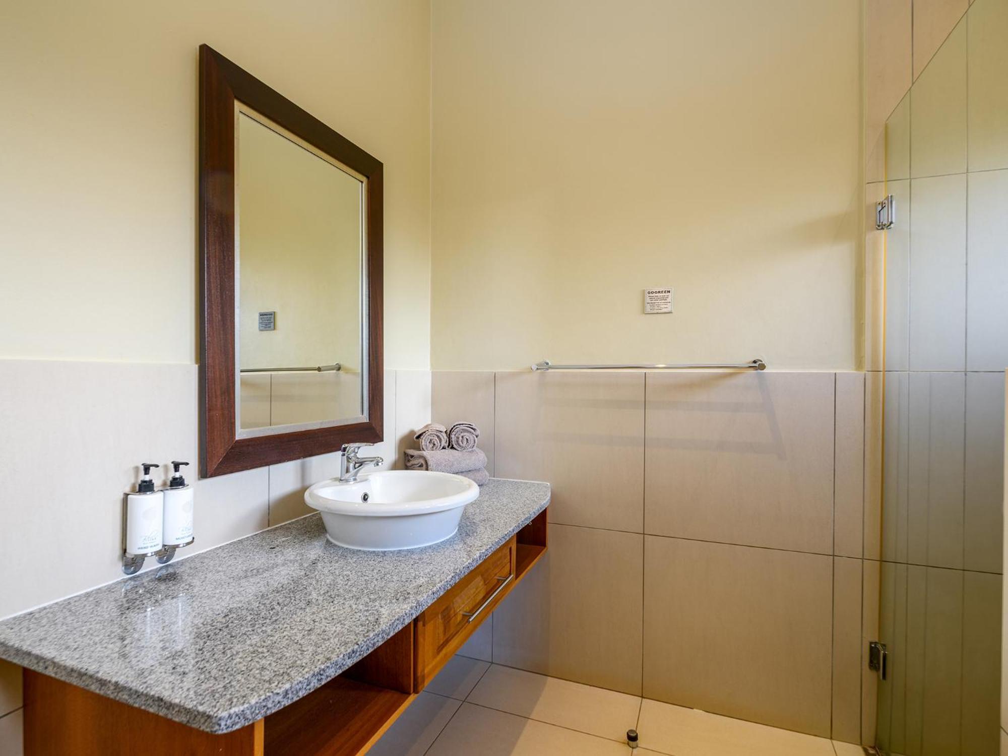 Monomotapa Village @ Legend Golf And Safari Resort Golders Green Exterior foto